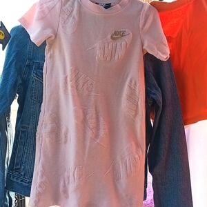 🤠Nike Light Pink Embroidered Dress Size 5 (4-5 years )